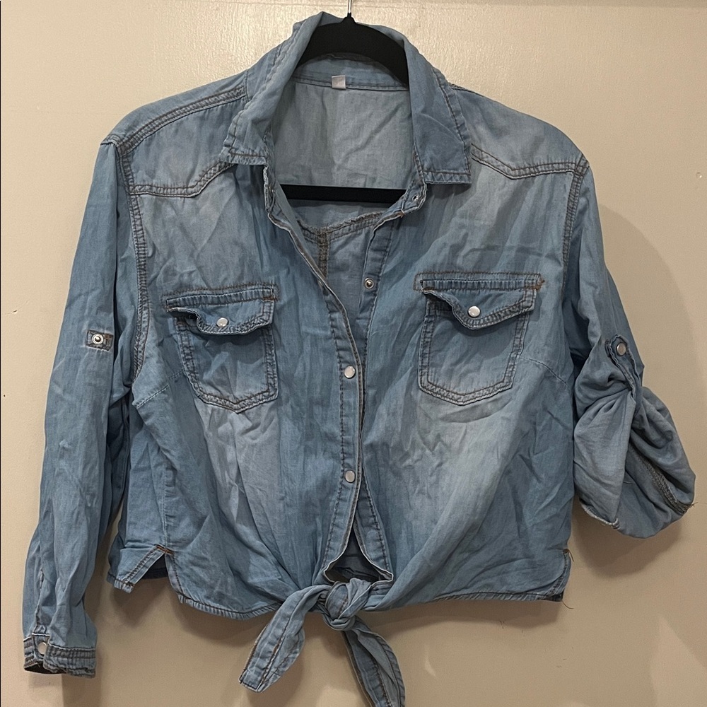 Light Blue Tie-Front Denim Pearl Snap Cropped Shirt  Size Large